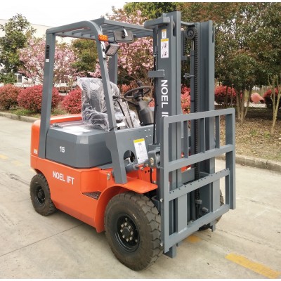 FD15 with Cabin Japanese ISUZU Engine 1.5T Diesel Forklift Truck,